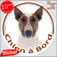 Bull Terrier fauve et blanc, sticker autocollant rond "Chien à Bord" adhésif photo vitre voiture auto