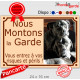 Photo personnalisable, plaque pluriel portail beige sable "Nous Montons la Garde, risques périls" look plaque de rue 24 cm