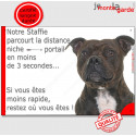 Staffie bringé, plaque humour "distance Niche - Portail" 24 cm